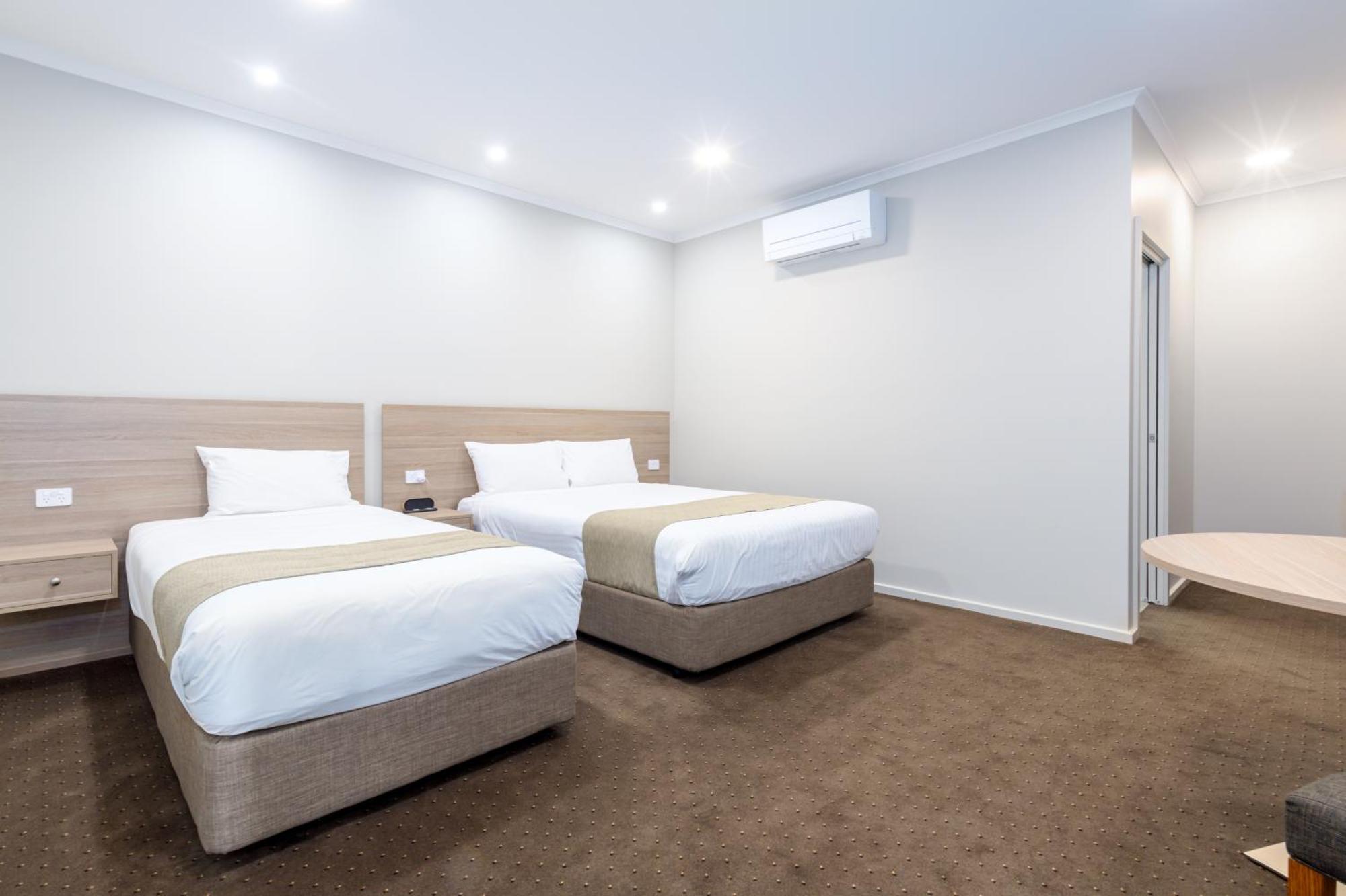 Somerset Hotel Luaran gambar