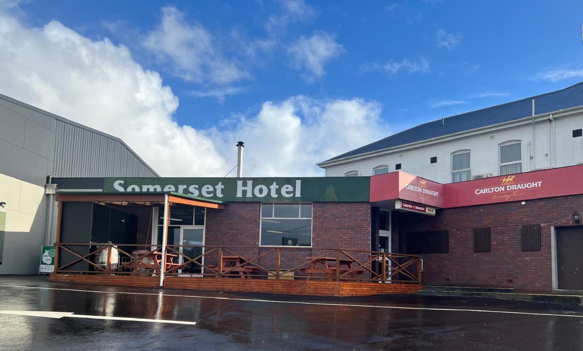 Somerset Hotel Luaran gambar