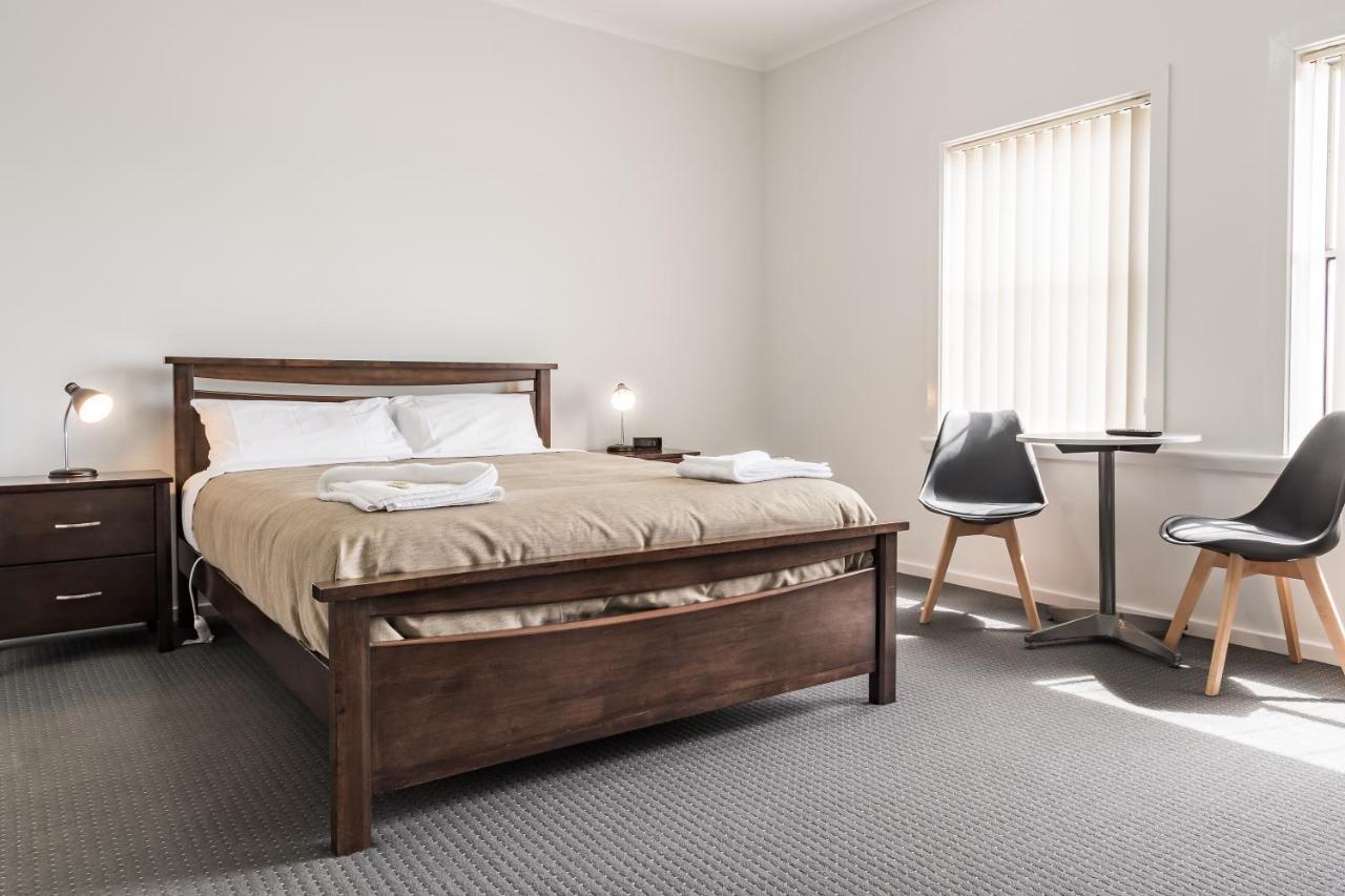 Somerset Hotel Luaran gambar
